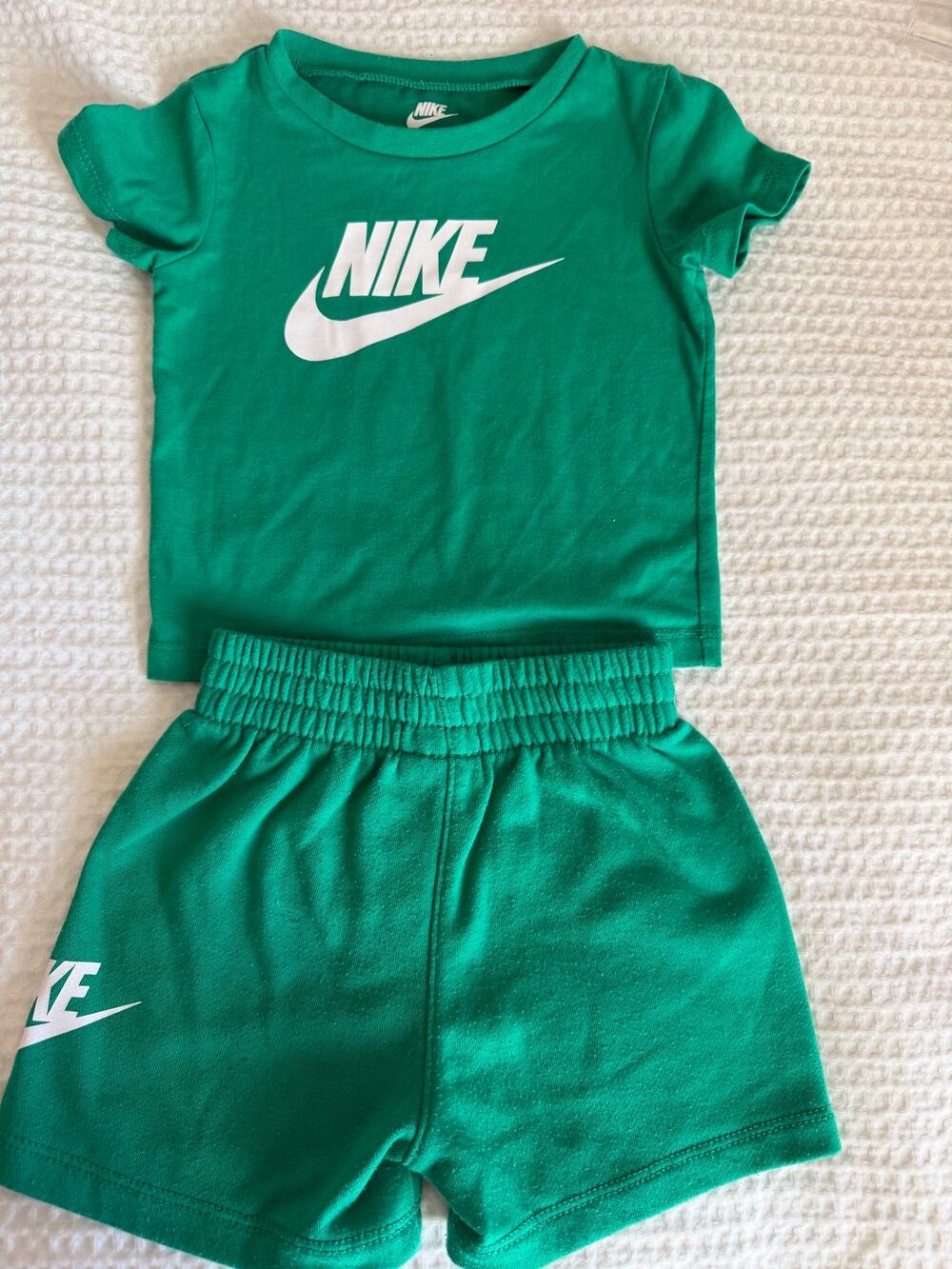 Nike Baby 2 Piece T-Shirt Shorts Set Green White Logo Size 12M